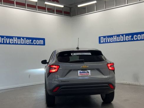 Used 2024 Chevrolet Trax LS w/ LS Convenience Package FWD image 9