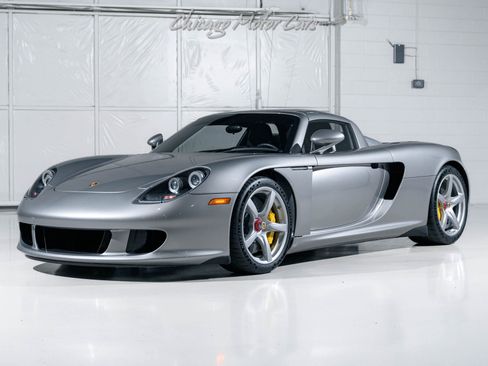 Used 2005 Porsche Carrera GT RWD image 2