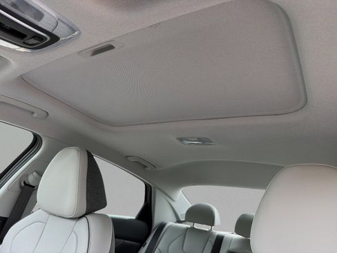New 2026 Hyundai Elantra Limited FWD image 8