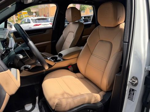 Used 2024 Porsche Cayenne S AWD/4WD image 26