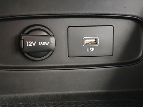 Used 2021 Hyundai Venue SE image 22