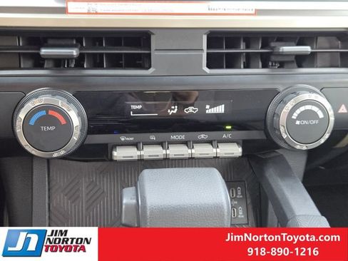 Used 2025 Toyota Tacoma SR5 AWD/4WD image 21