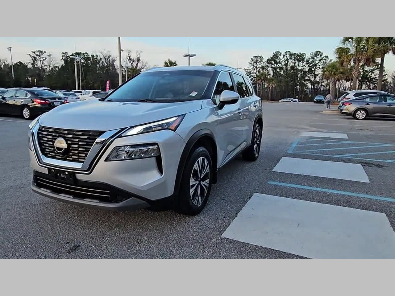 Used 2023 Nissan Rogue SV w/ SV Premium Package FWD image 22