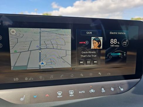 New 2026 Nissan Leaf Platinum+ w/ Cargo Package (Platinum+) image 25