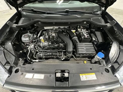 Used 2023 Volkswagen Taos SE FWD image 18