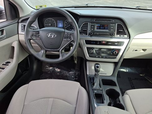 Used 2015 Hyundai Sonata SE FWD image 11