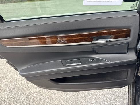 Used 2013 BMW 750Li xDrive AWD/4WD image 24