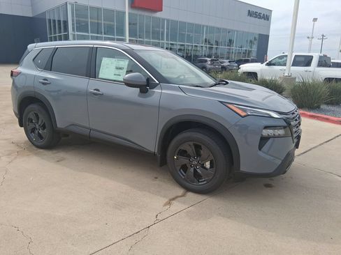 New 2026 Nissan Rogue SV FWD image 8