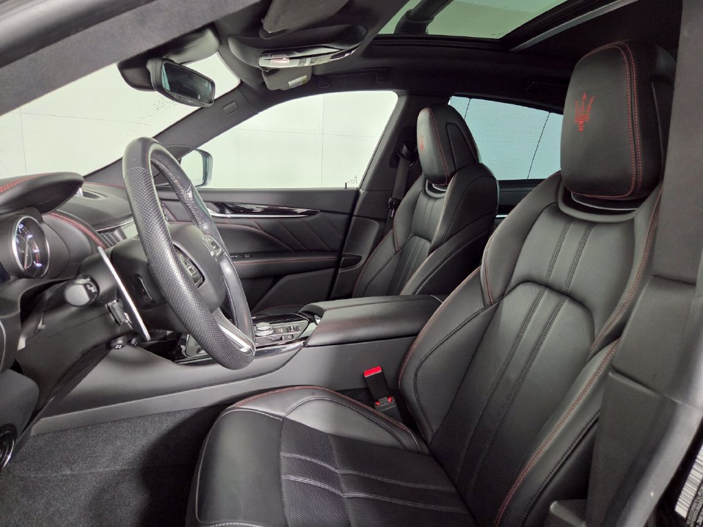 Used 2024 Maserati Levante GT Ultima AWD/4WD image 9