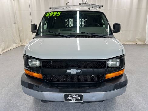 Used 2016 Chevrolet Express 3500 RWD image 2