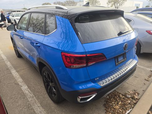 Used 2024 Volkswagen Taos SE image 4