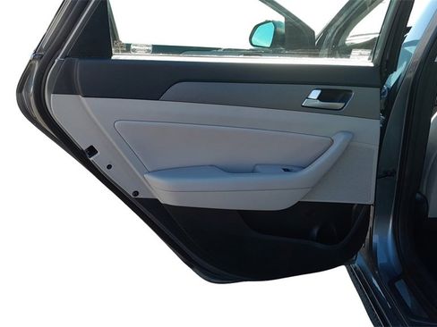 Used 2017 Hyundai Sonata Plug-In Hybrid image 29