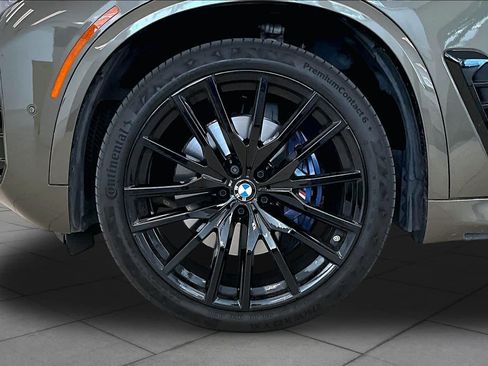 Used 2024 BMW X5 xDrive40i w/ M Sport Package AWD/4WD image 10