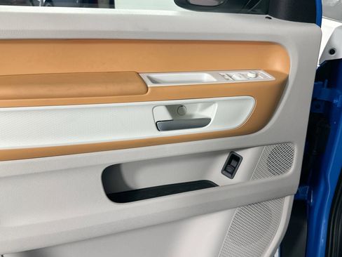 New 2025 Volkswagen ID. Buzz 1st Edition image 19
