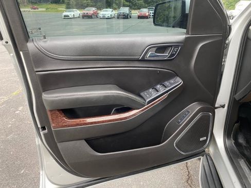 Used 2017 GMC Yukon SLT w/ Open Road Package AWD/4WD image 12