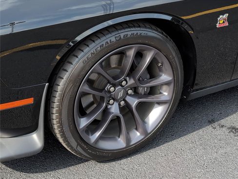 Used 2022 Dodge Challenger R/T Scat Pack RWD image 11