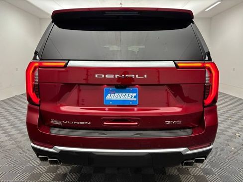 New 2026 GMC Yukon Denali w/ Denali Reserve Package AWD/4WD image 12