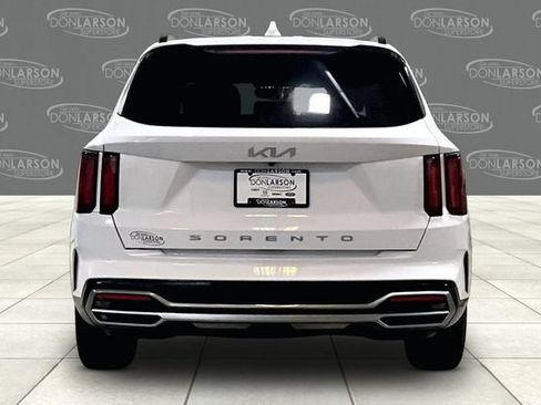 Used 2022 Kia Sorento S FWD image 6