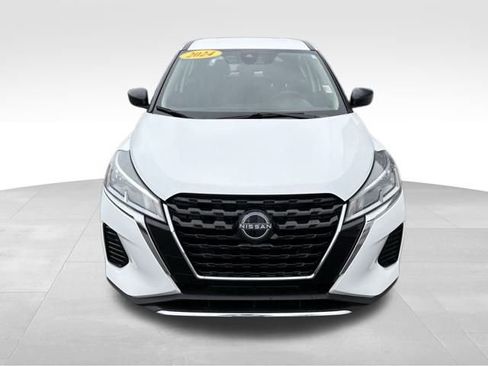 Used 2024 Nissan Kicks S image 2