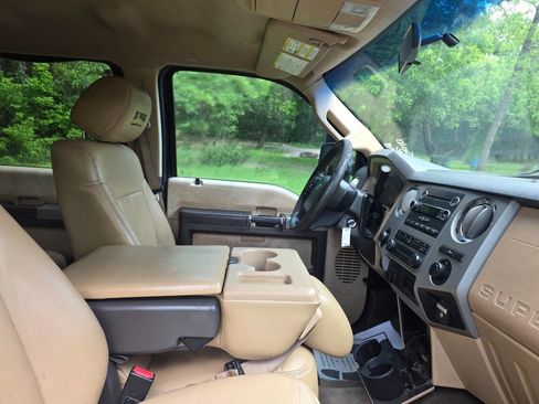 Used 2013 Ford F250 XLT w/ Chrome Pkg AWD/4WD image 23