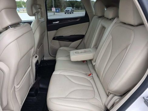 Used 2019 Lincoln MKC Reserve image 7