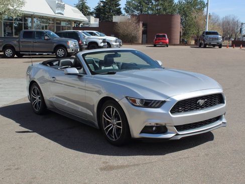 Used 2017 Ford Mustang Premium image 3