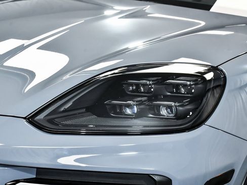 Used 2024 Porsche Cayenne Turbo GT image 79