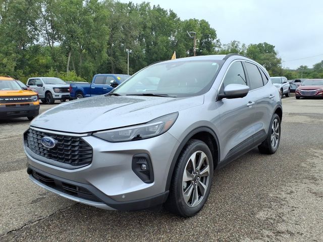 Certified 2024 Ford Escape Platinum AWD/4WD image 3