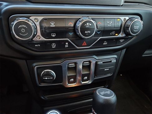 Used 2022 Jeep Wrangler Sport image 26