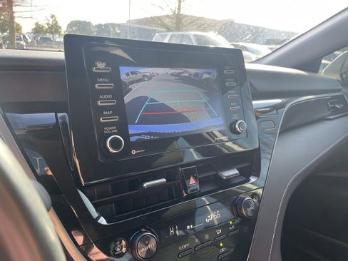Used 2023 Toyota Camry SE image 16