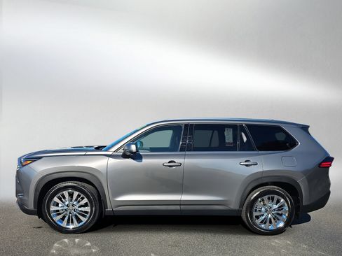 Used 2026 Toyota Grand Highlander AWD image 2