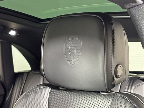 Certified 2026 Porsche Macan AWD/4WD image 18