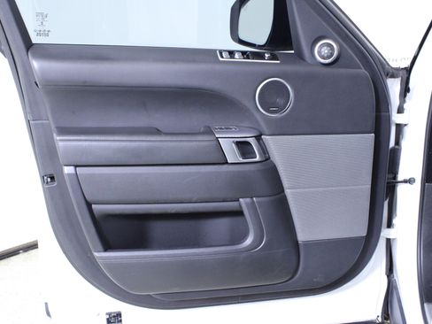 Used 2020 Land Rover Range Rover Sport HST image 19