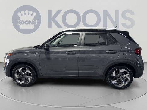 Used 2023 Hyundai Venue Limited FWD image 7