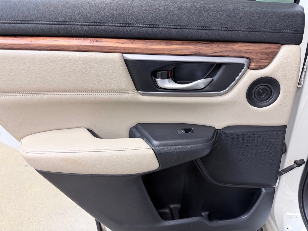 Used 2017 Honda CR-V Touring image 18