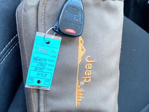 Used 2018 Jeep Wrangler Unlimited Sahara image 21