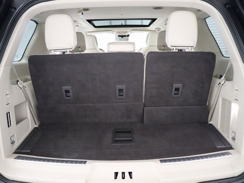 Used 2021 Lincoln Navigator Reserve w/ Luxury Package image 32