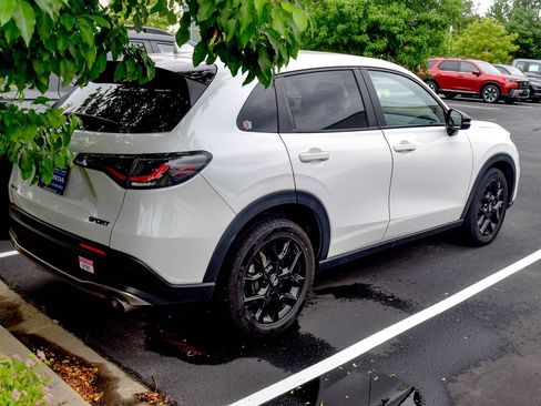 Used 2023 Honda HR-V Sport image 5