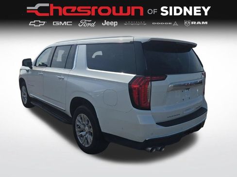 Used 2023 GMC Yukon XL Denali w/ Advanced Technology Package AWD/4WD image 7