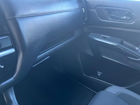 Used 2024 Nissan Pathfinder SV image 38