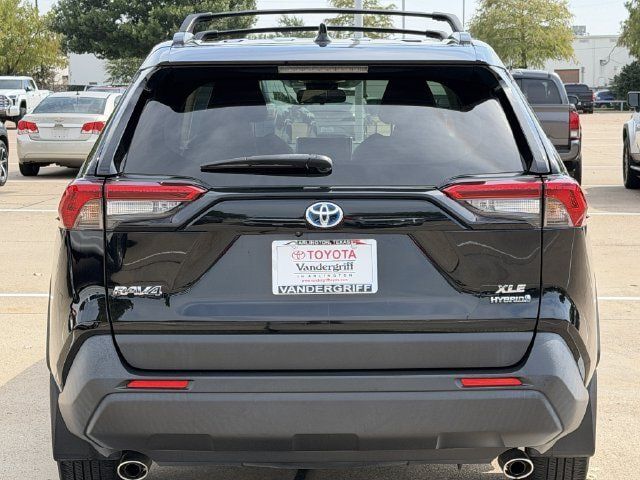 Used 2023 Toyota RAV4 XLE Premium AWD/4WD image 5