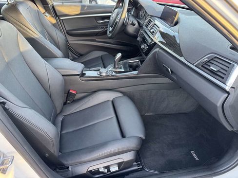 Used 2017 BMW 330i Sedan w/ Driver Assistance Package image 21