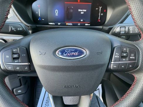 Used 2025 Ford Escape ST-Line image 28
