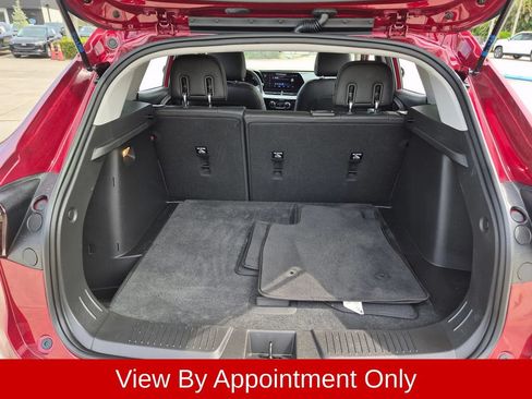 Used 2025 Chevrolet Trax LT w/ LT Convenience Package FWD image 26