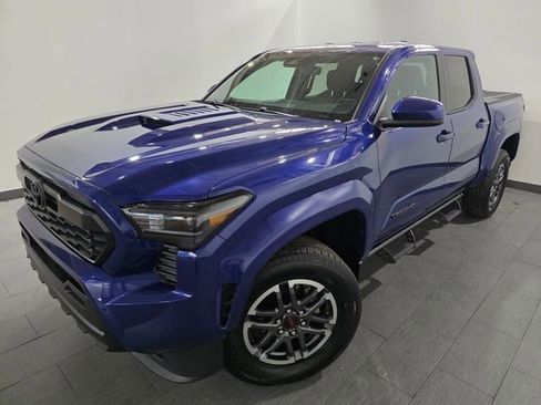 Used 2024 Toyota Tacoma TRD Sport image 1