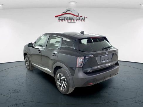 Used 2025 Nissan Kicks SV image 6