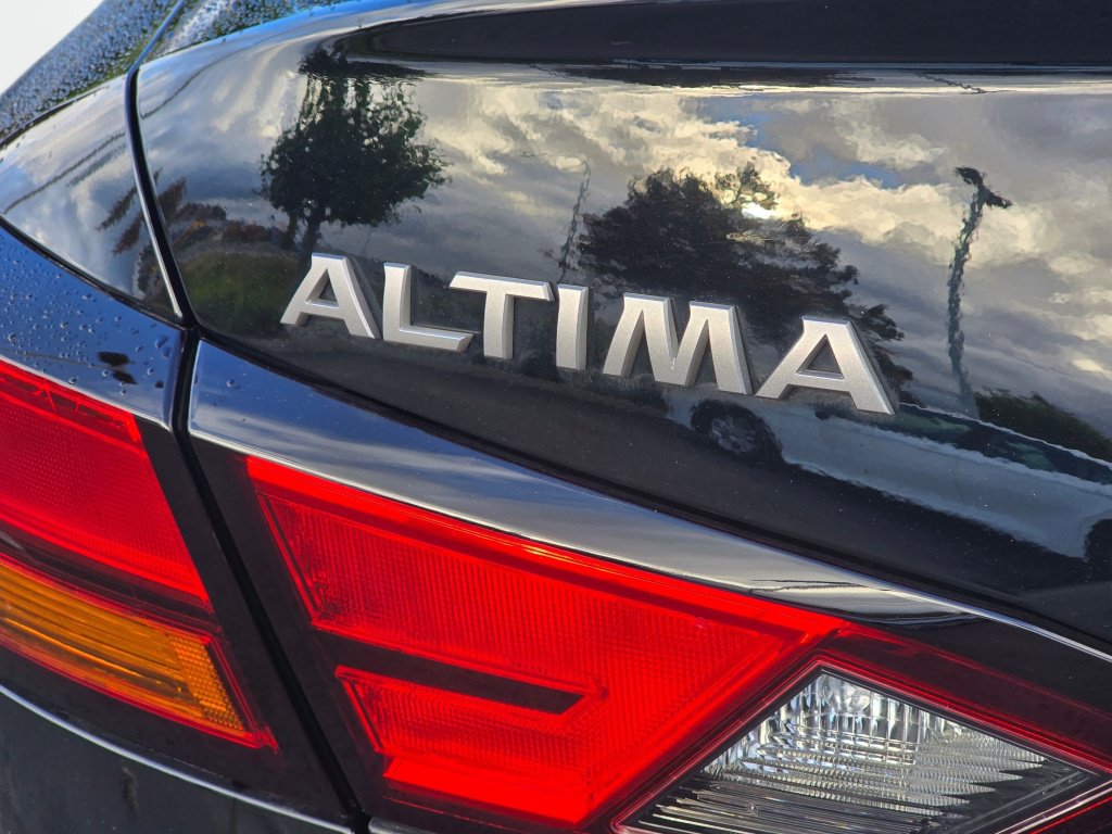 Used 2025 Nissan Altima 2.5 SR FWD image 33
