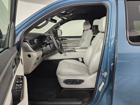 New 2026 Jeep Grand Wagoneer Limited w/ Rear Seat Video Group I AWD/4WD image 17