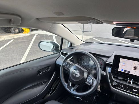 Used 2025 Toyota Corolla LE FWD image 28