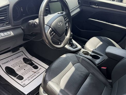 Used 2017 Hyundai Elantra Limited w/ Limited Tech Package 04 FWD image 12